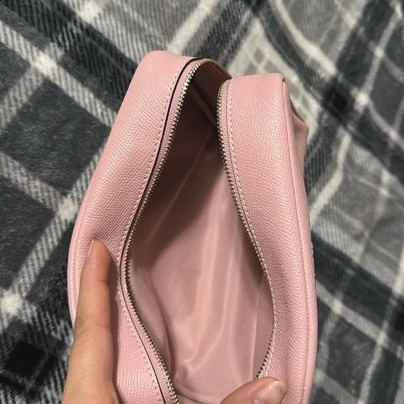 *SALE* NEW Coach Cosmetic Case in Pink Leather - Picture 8 of 8